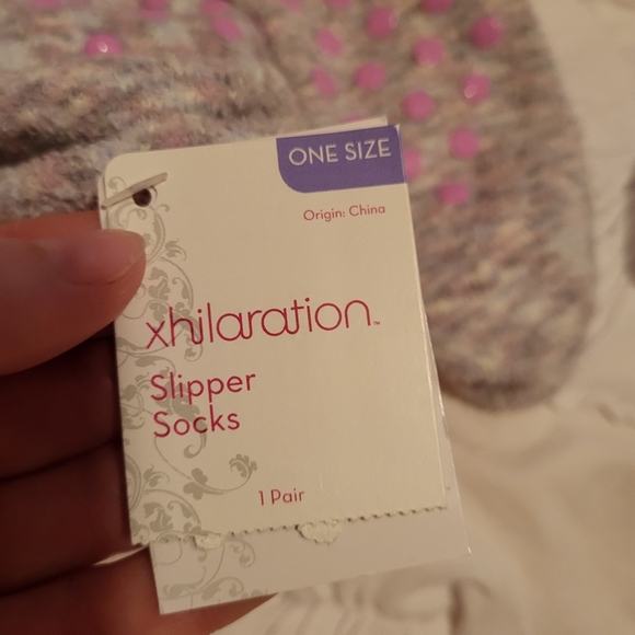 NWT Slipper socks - Picture 2 of 3